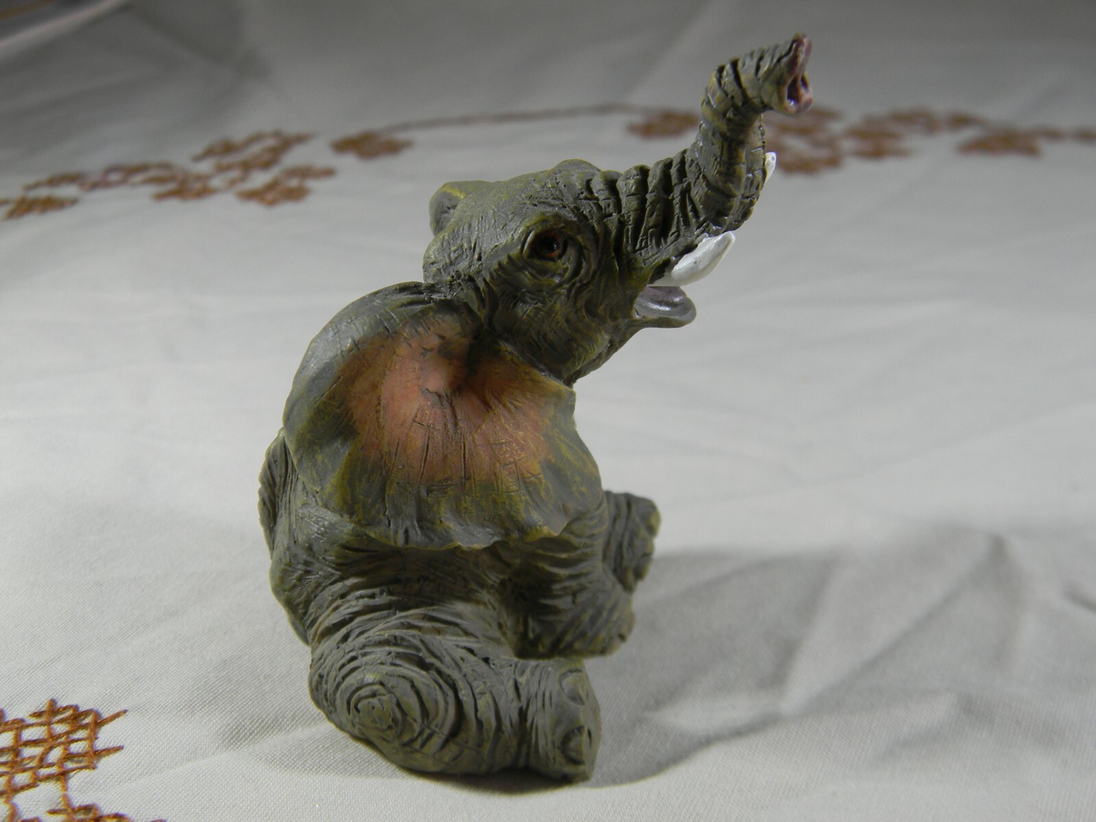 Tuskers Small Sitting Elephant Resin Figurine Used VG Condition Free Shipping