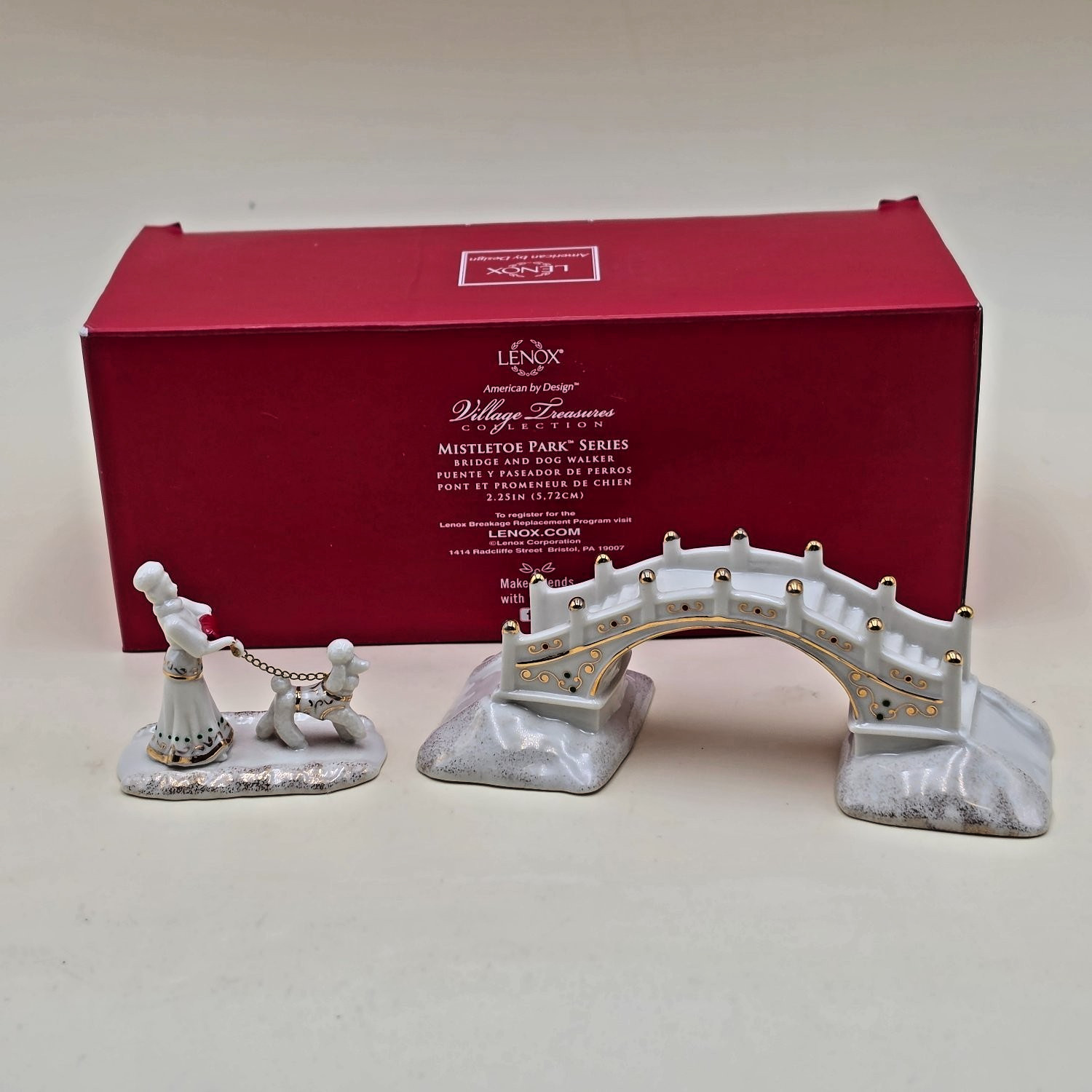 Lenox Mistletoe Park Bridge and Dog Walker Porcelain Figurine 2014 in Box 847074