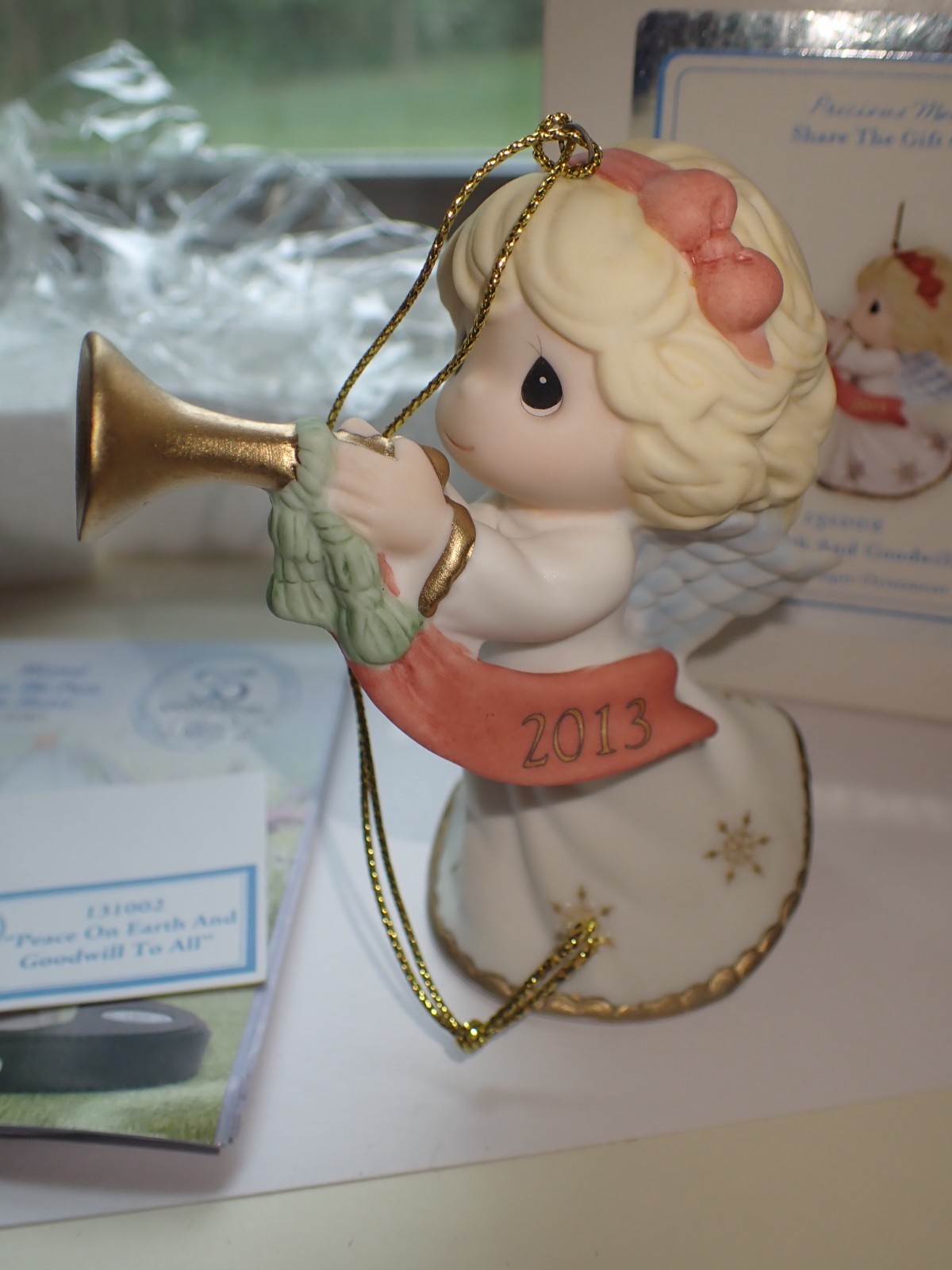 Precious Moments Peace on Earth & Goodwill to All Porcelain Ornament NIB 2012