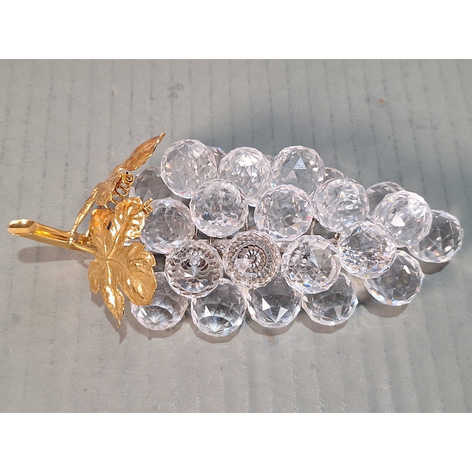 Swarovski Sparkling Fruit Crystal Grapes Figurine Rare SC Logo Gold Plated 6.5″