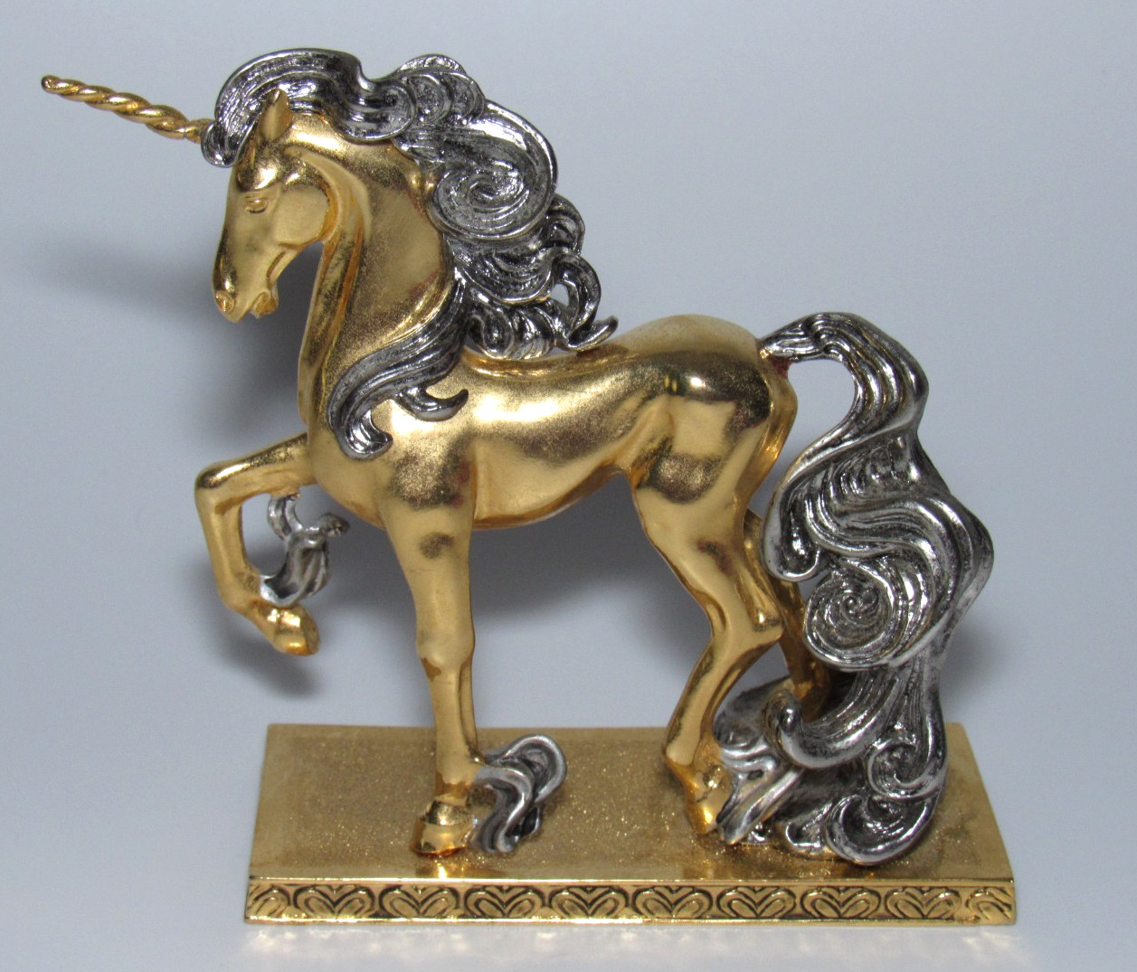 24 Karat Gold Coated 1991 Franklin Mint Treasury Of Unicorns Metal