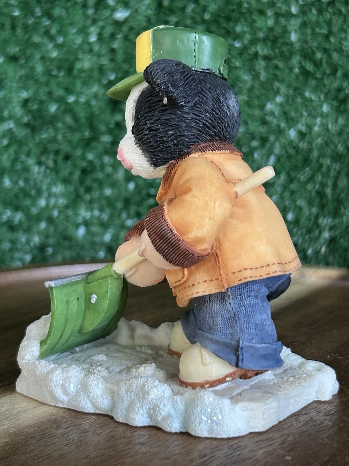 🐄 Enesco Mary’s Moo Moos 1999 John Deere Oh Too Much Snow Winter Christmas