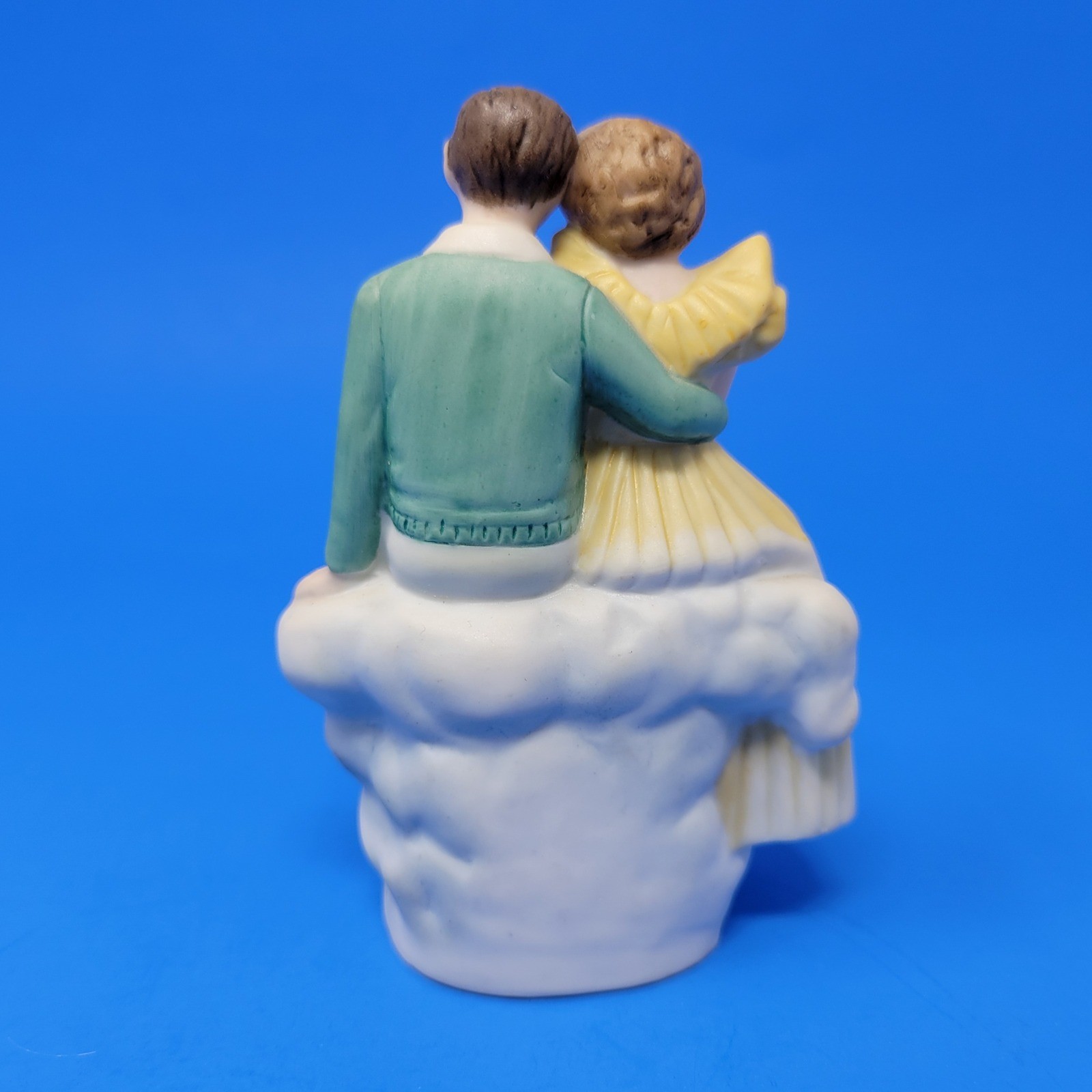 Vintage 1989 Danbury Mint Young Love Porcelain Figurine Couple on Cloud MBI