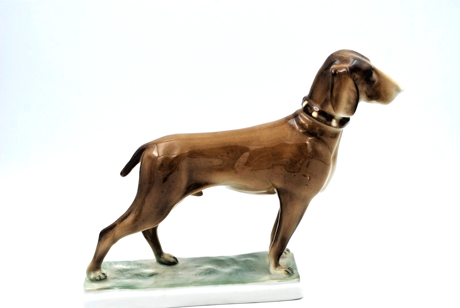 Zsolnay Porcelain Vizsla Handpainted c1980 Backstamp Pecs, Hungary