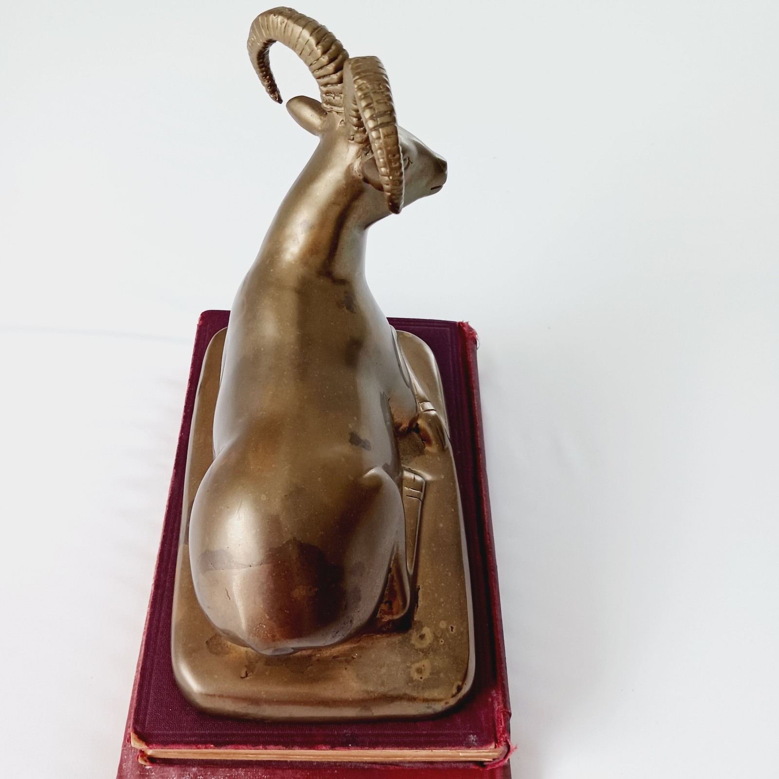 VTG MCM AVANTI Solid Brass Statue Reclining Ram Ibex Patina Heavy 4lb 3.3oz