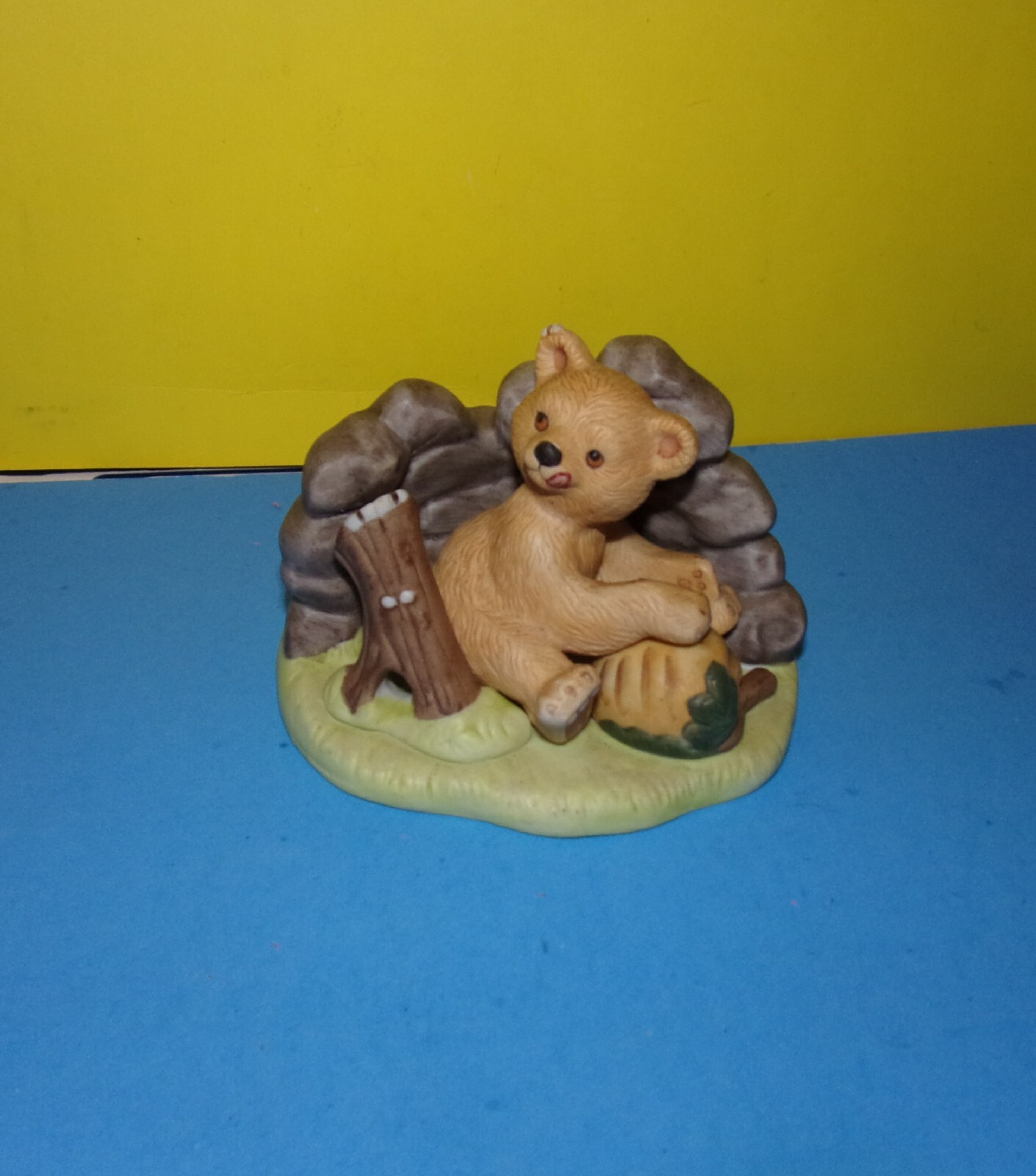 Porcelain Franklin Mint 1984 Woodland Surprises Jaqueline Smith Baby Bear Honey