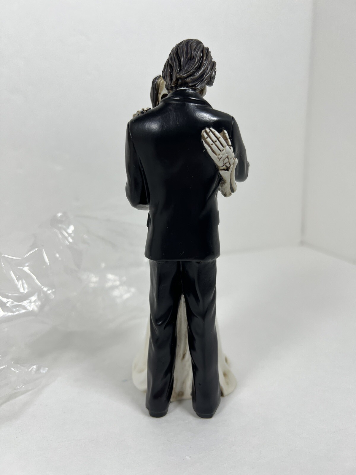 YTC The Kiss Scene Wedding Bridal Skeleton Couple 8 inch Decorative Figurine