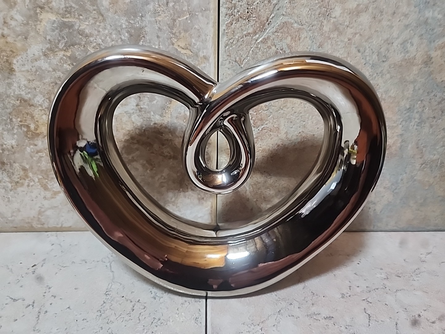 Pier One Import Chrome Heart Ceramic Sculpture Statue Metallic Silver Love JJpp