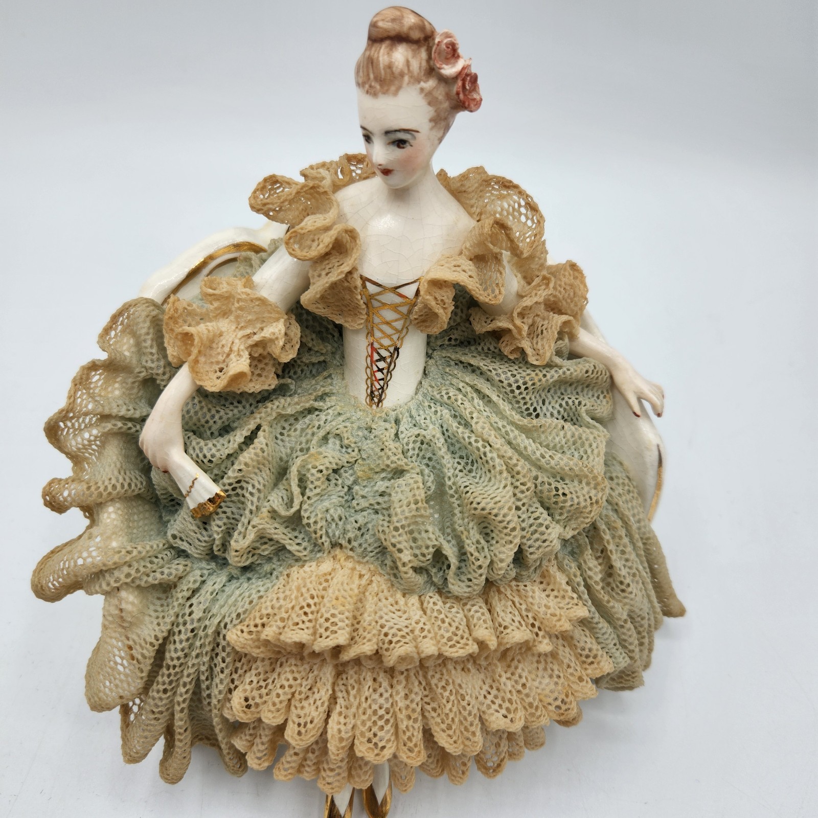 CALIFORNIA DRESDEN LADY IN CHAIR BY AVIS 1940’S WITH FAN No Damage 5 1/2″