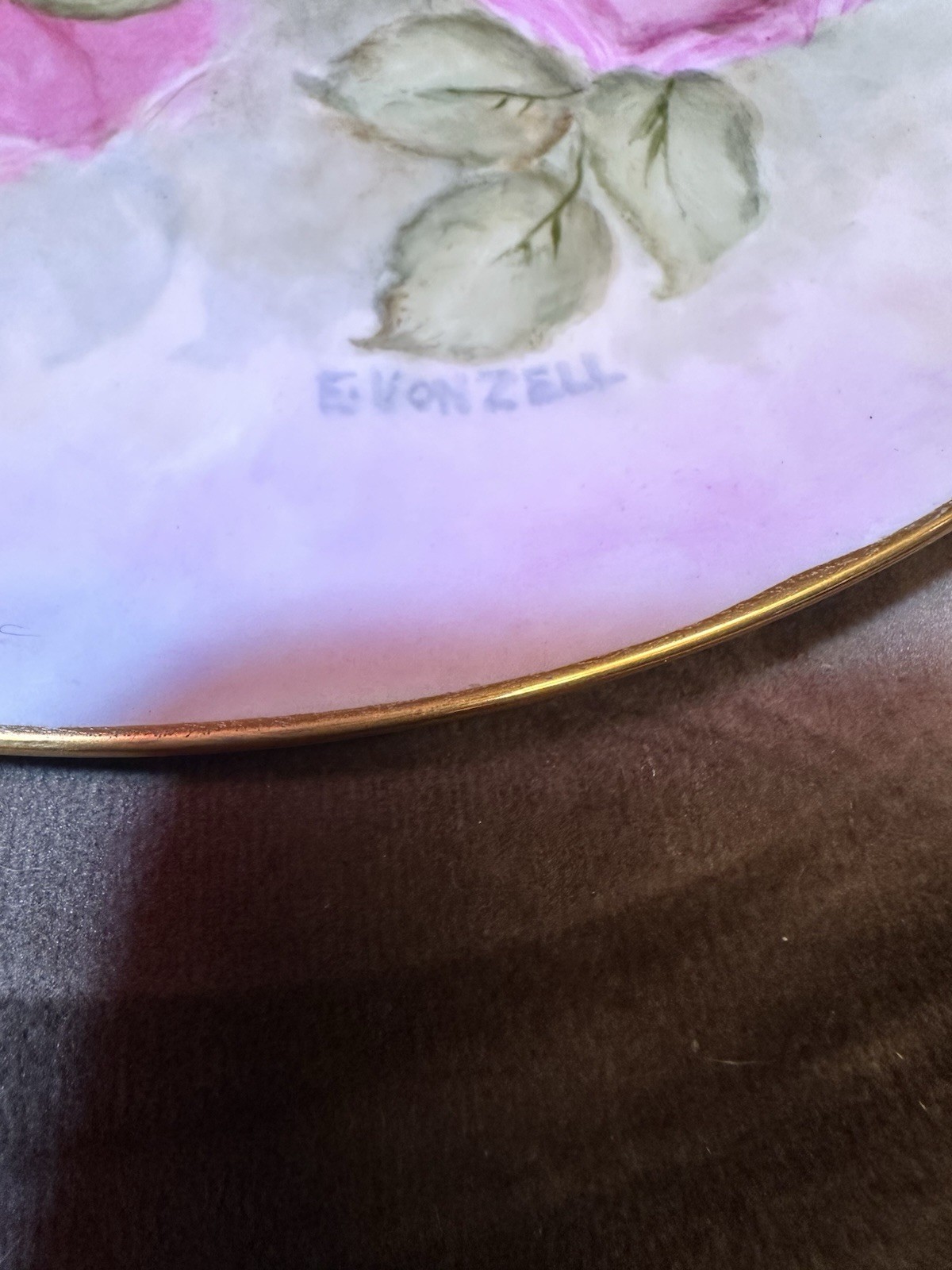 Signed E. Vonzel Floral Cabinet Plate 10.3” Pink Roses Gold Trim w/ Plate Holder