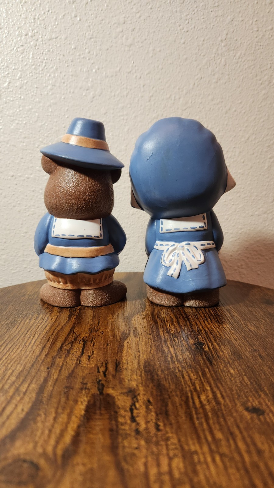 Vintage Ceramic Bears Pilgrim Figurine Blue & White 5.5″ Tall- free shipping