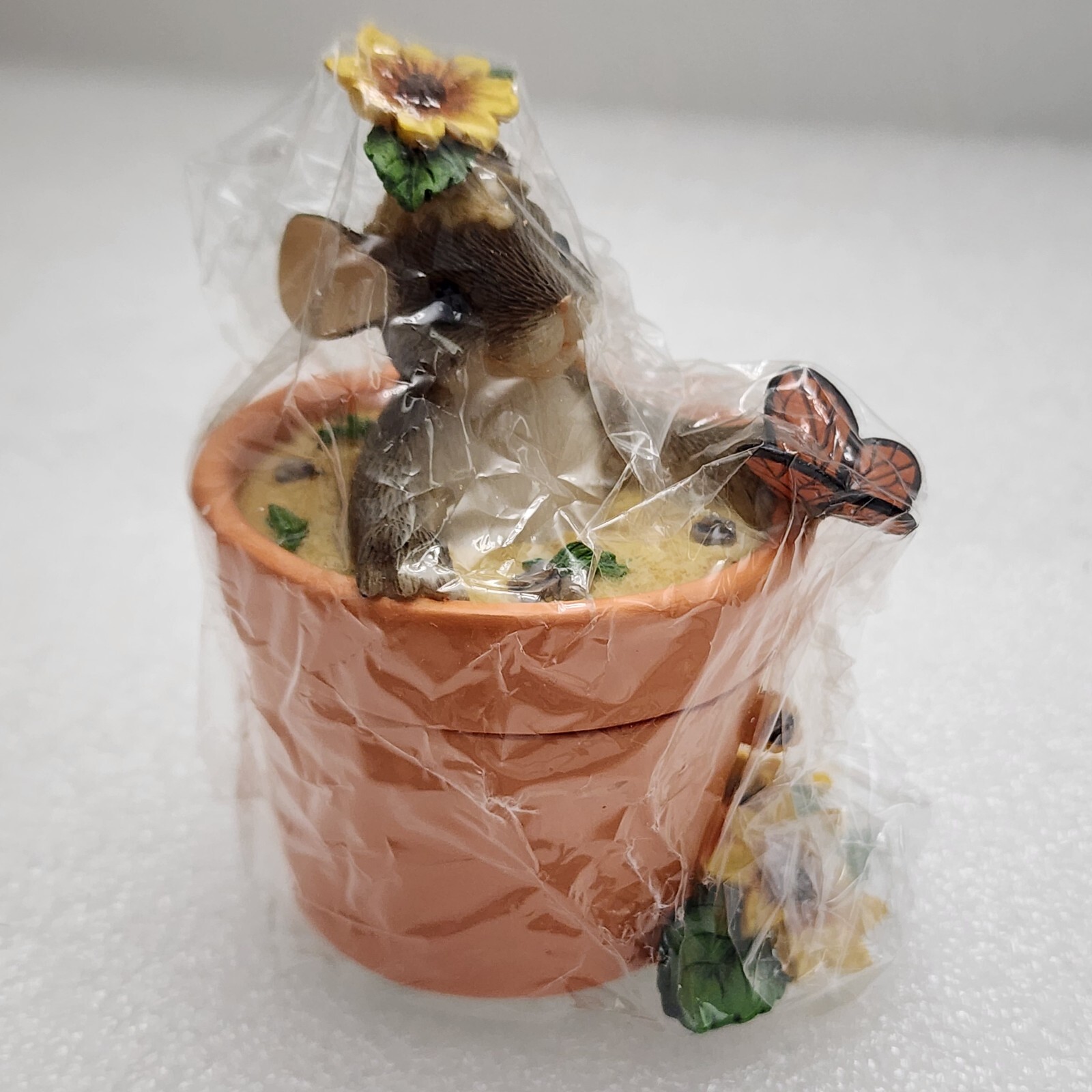 Charming Tails Fitz and Floyd Flower Pot Surprise 88/112 Figurine