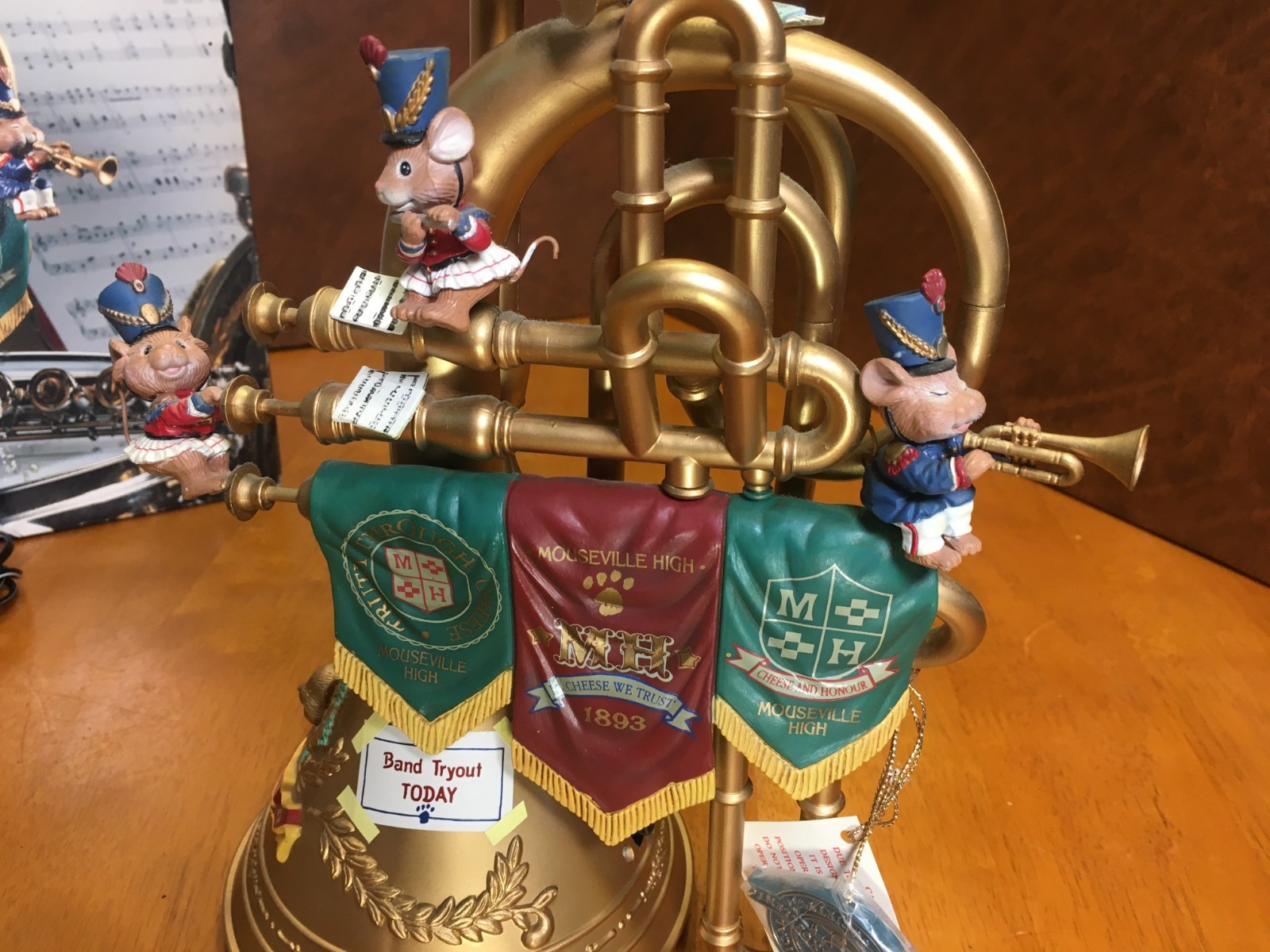 **Vintage ENESCO STRIKE UP THE BAND MUSICAL ANIMATED MICE STARS & STRIPES~VIDEO