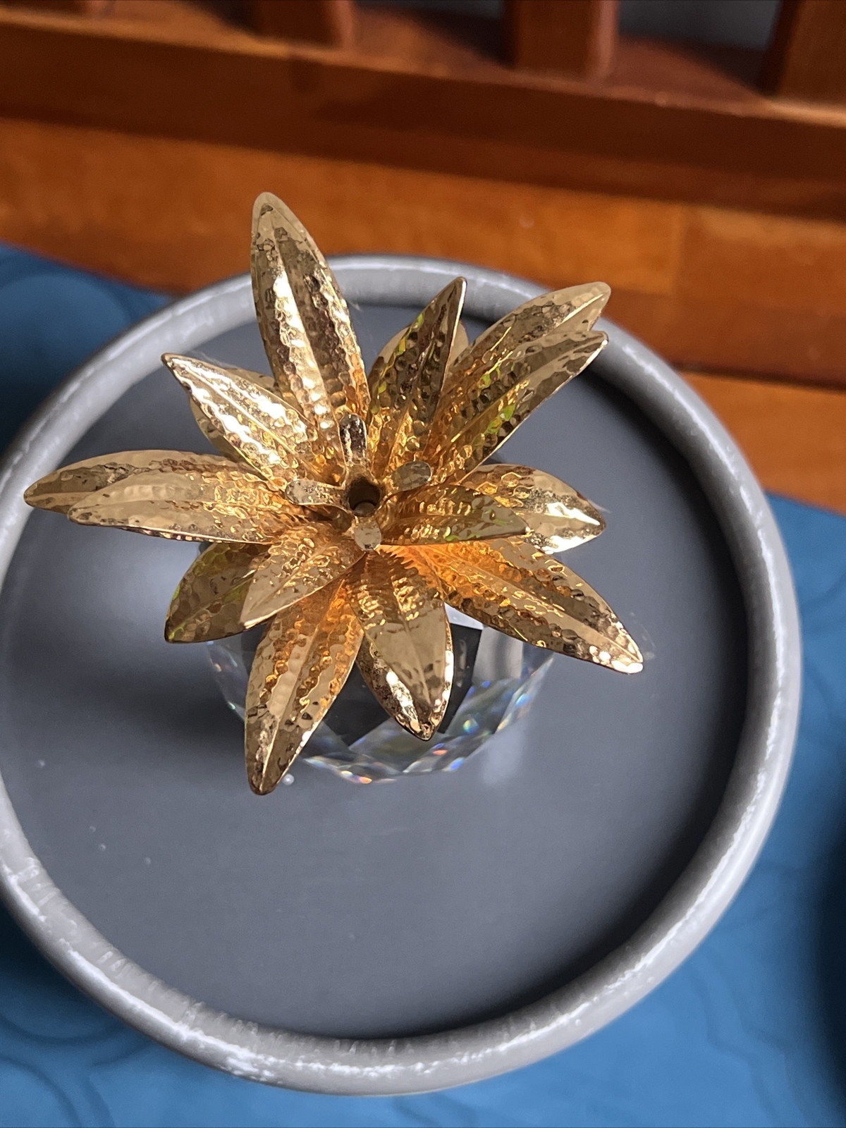 Swarovski Large Gold Pineapple – Hammered leaves 010044 Mint in box.