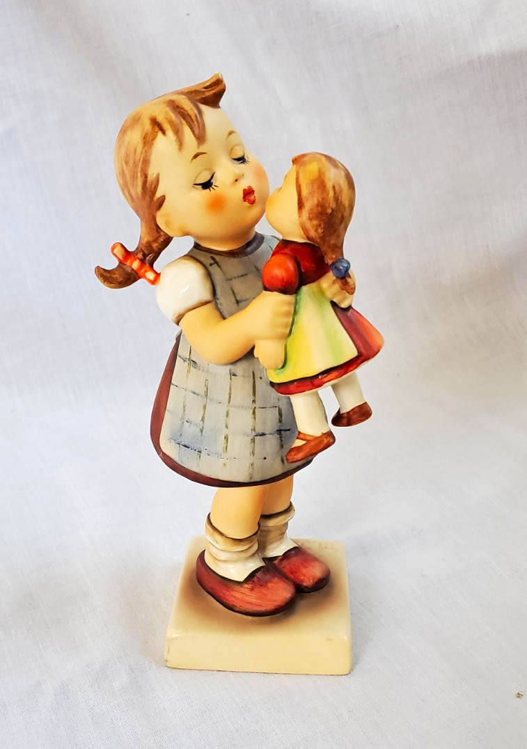 Goebel Hummel ‘Kiss Me’ #311 Porcelain Figurine, NO BOX