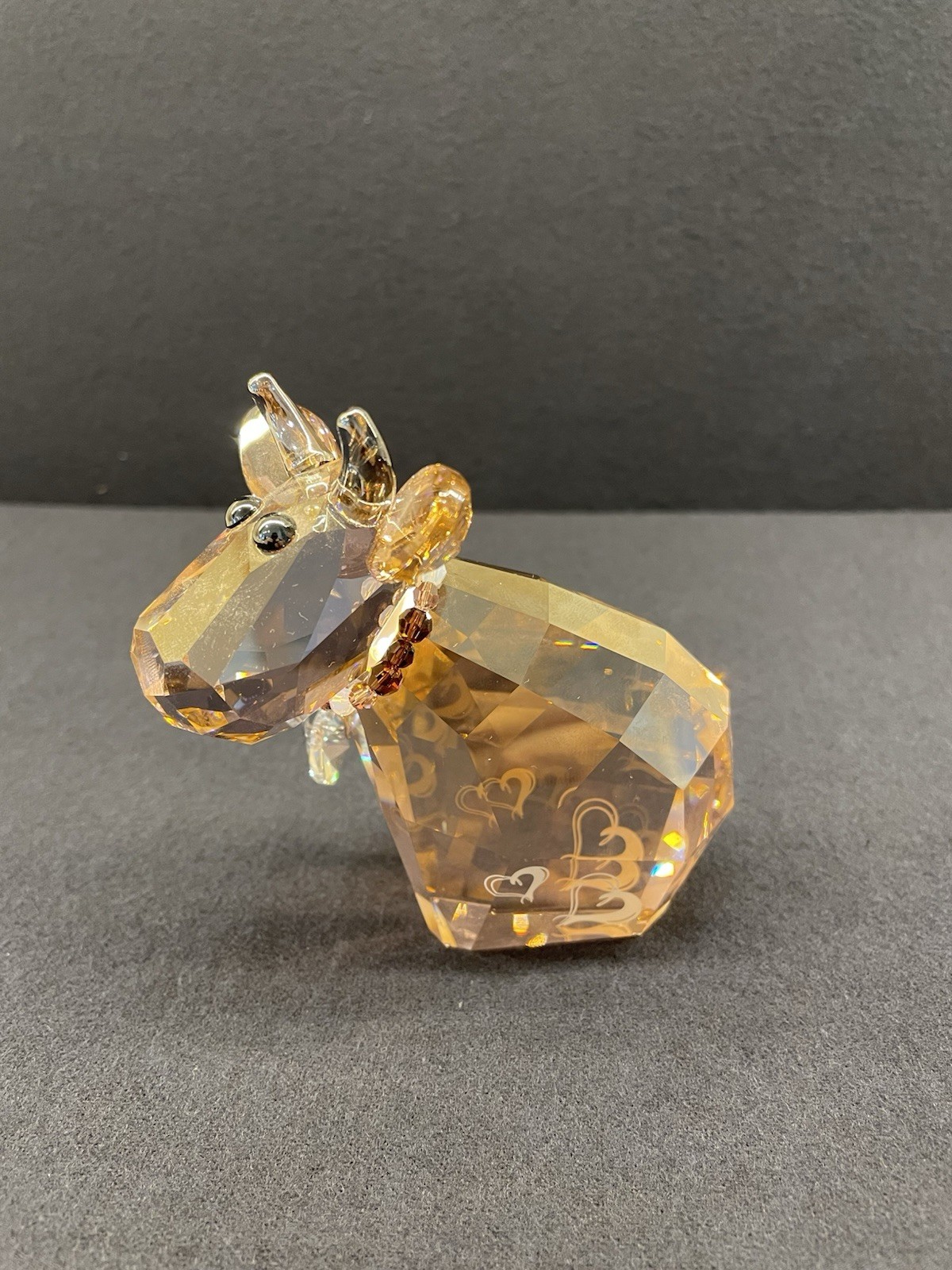 Swarovski Crystal Figurine – Charming Mo, Cow #1089201