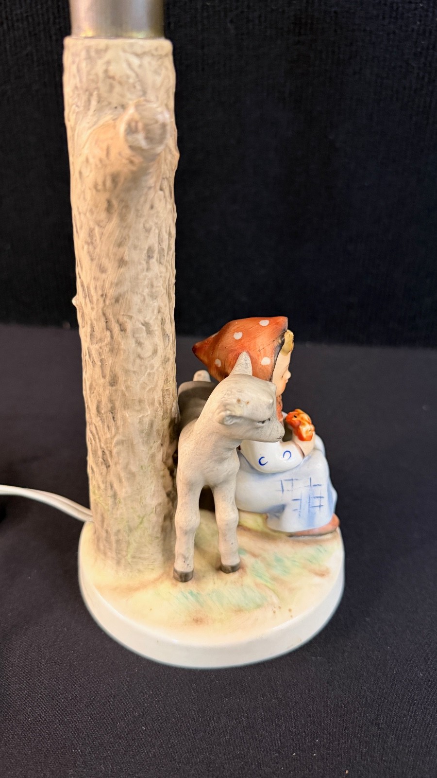 Hummel Figurine No.228 ” Good Friends” Table lamp 10″ High