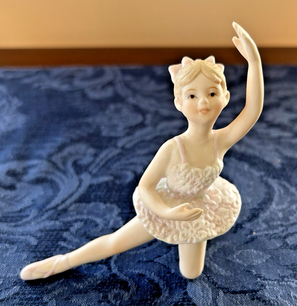 Vintage Enesco Bisque Porcelain Little Ballerina Figurine Pastels 4″ Taiwan