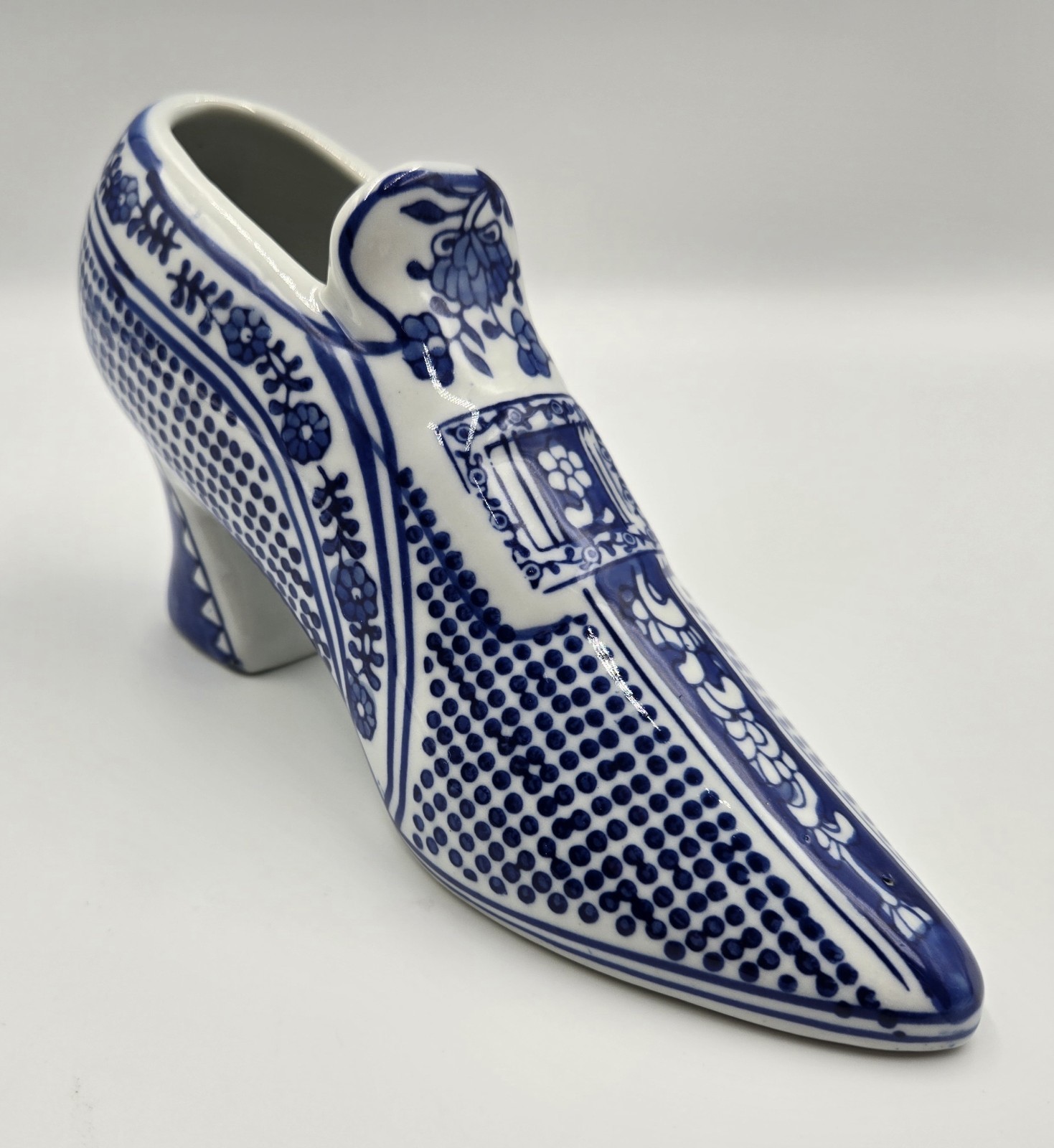 Vintage Chinoiserie Royal Blue Porcelain Shoe 7.5 In Made In China Handpainted