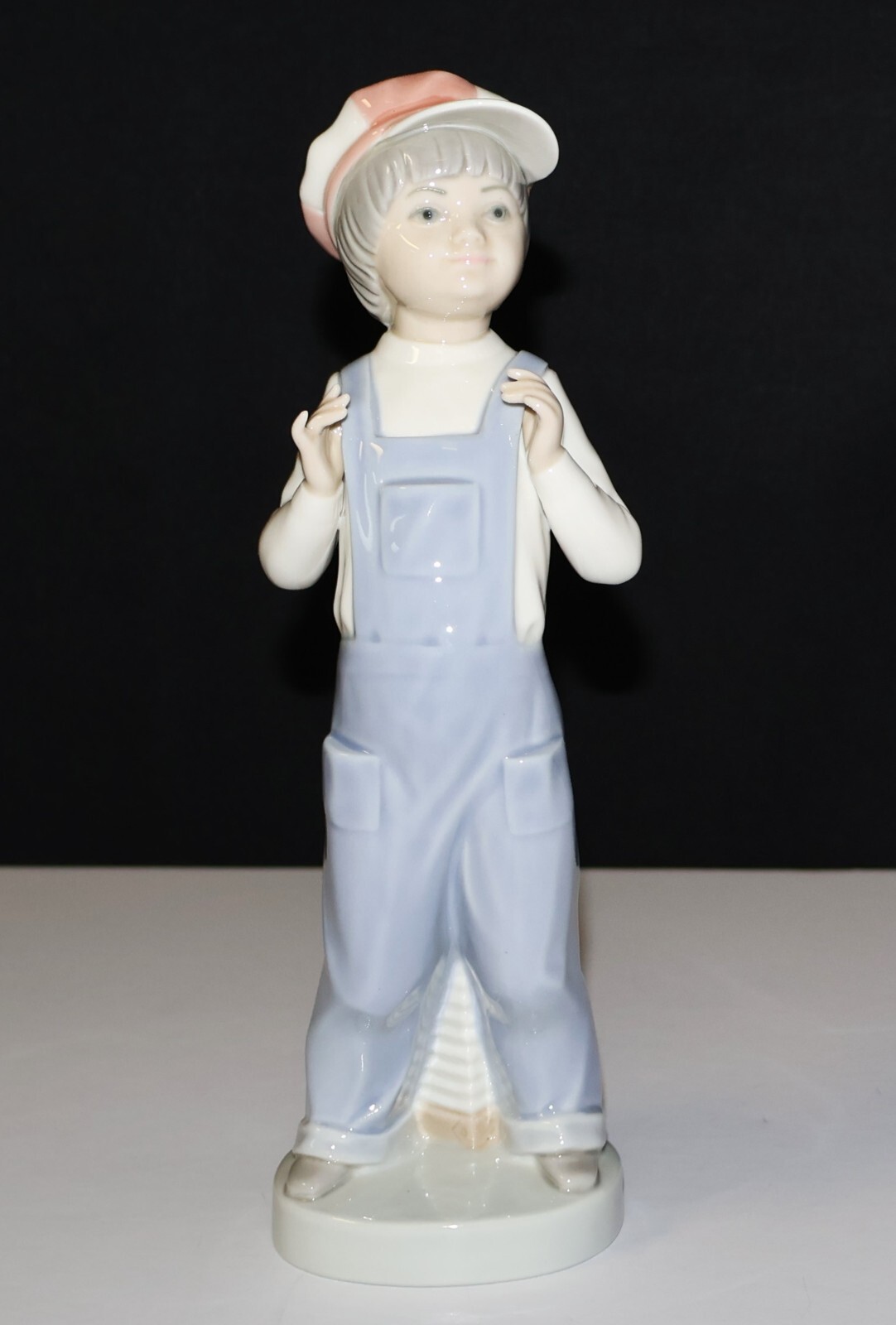 Lladro “Boy from Madrid” #4898 Spanish Traditions Figurine by Francisco Catala