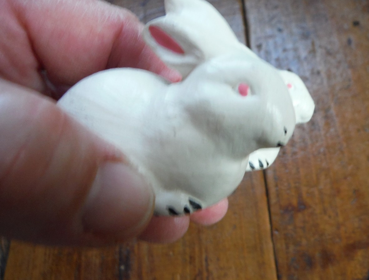 Vintage Ceramic Hand-Painted Easter Bunny Rabbits (pair) Approx. 2.5″ size – EUC