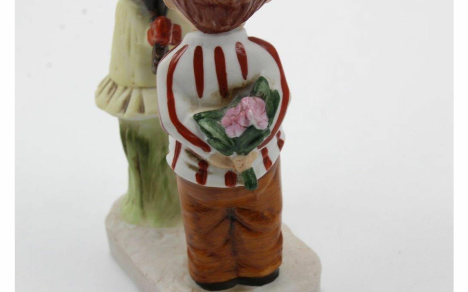 Gorham Moppets 1971 Boy Girl Love Flowers Gift Surprise Kiss Figurine 6.5″ tall