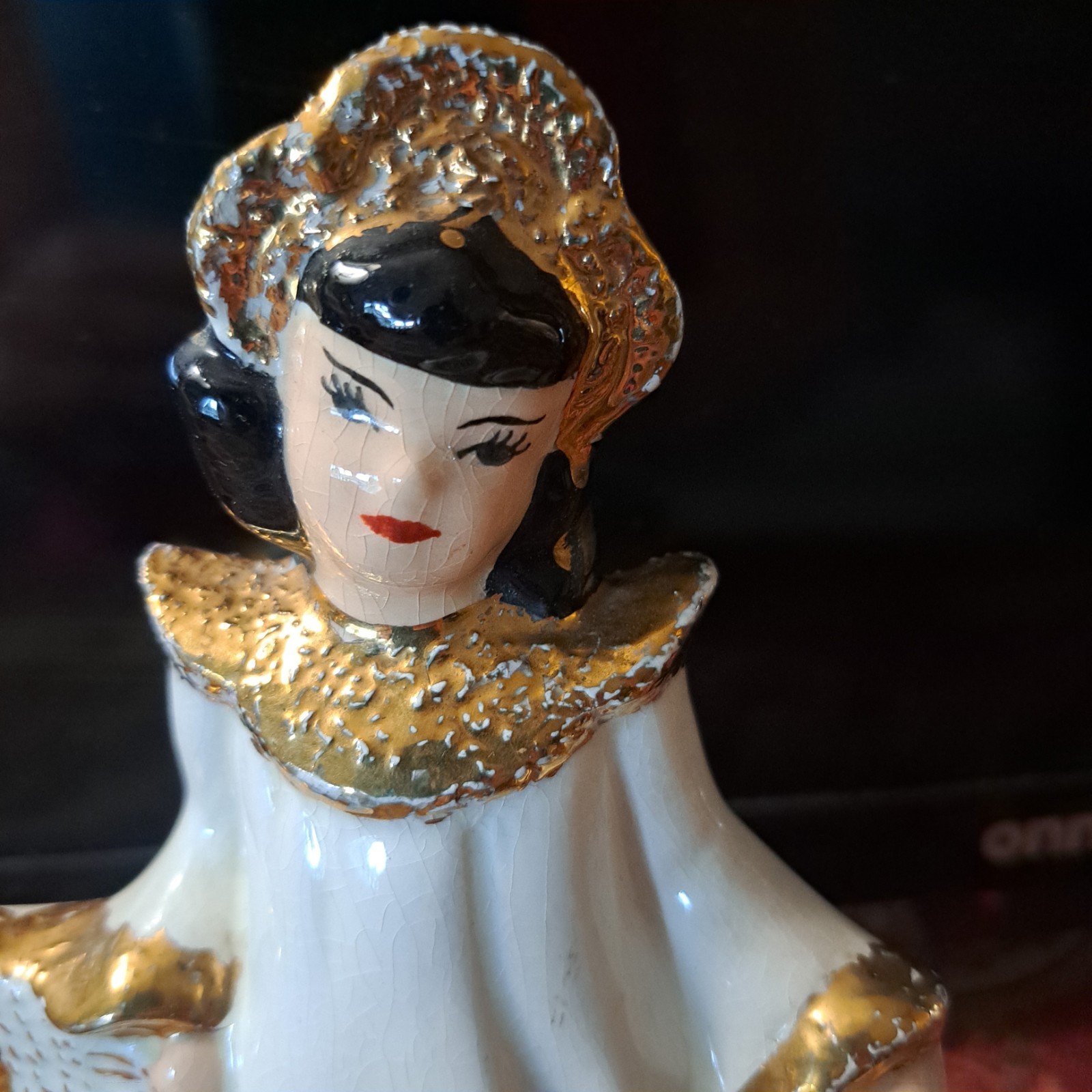 Vintage Asian Geisha Girl Gold Trim Mid Century Modern Figurine. 7″