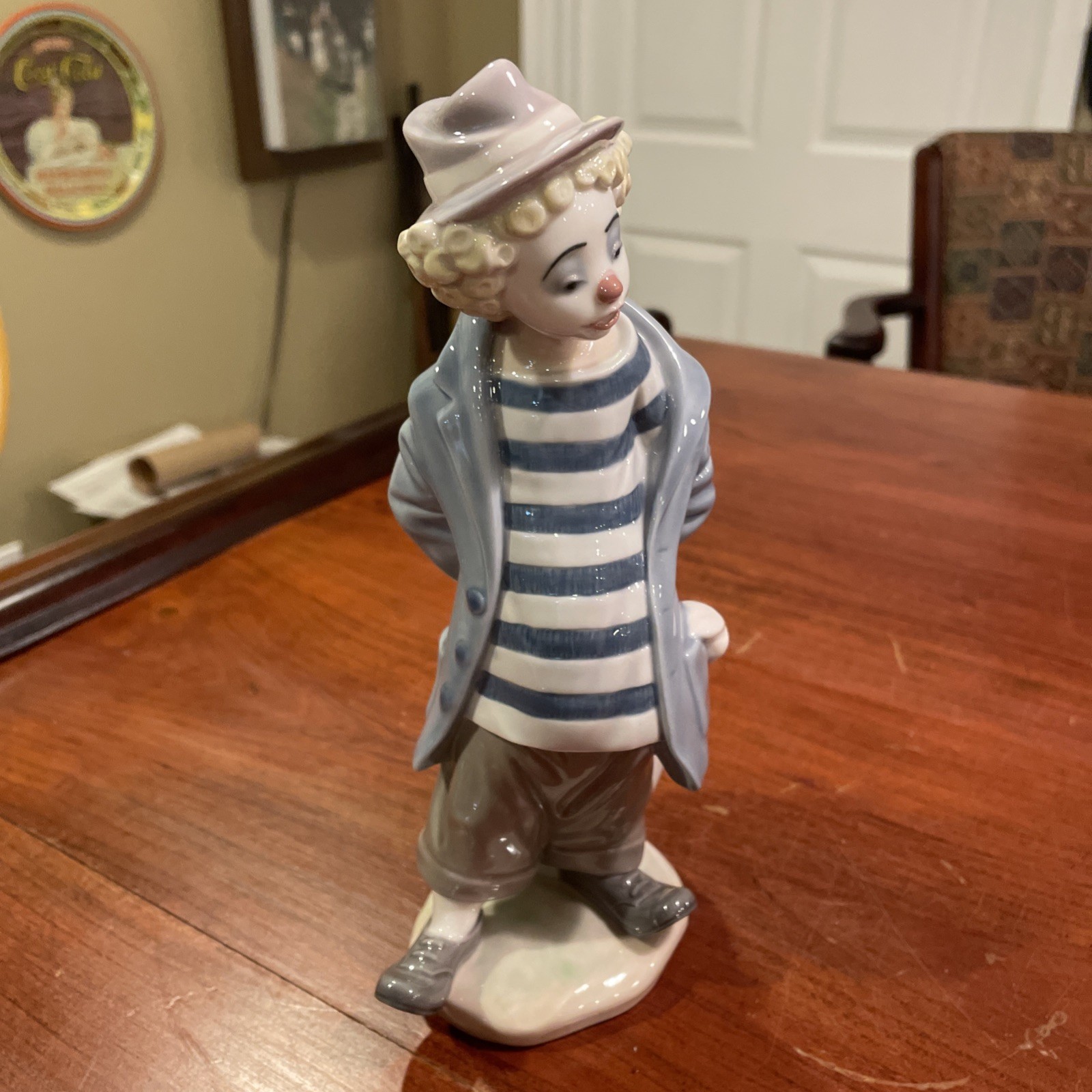 Vintage 1986 Lladro Little Traveler #7602 Contemplative Clown Retired