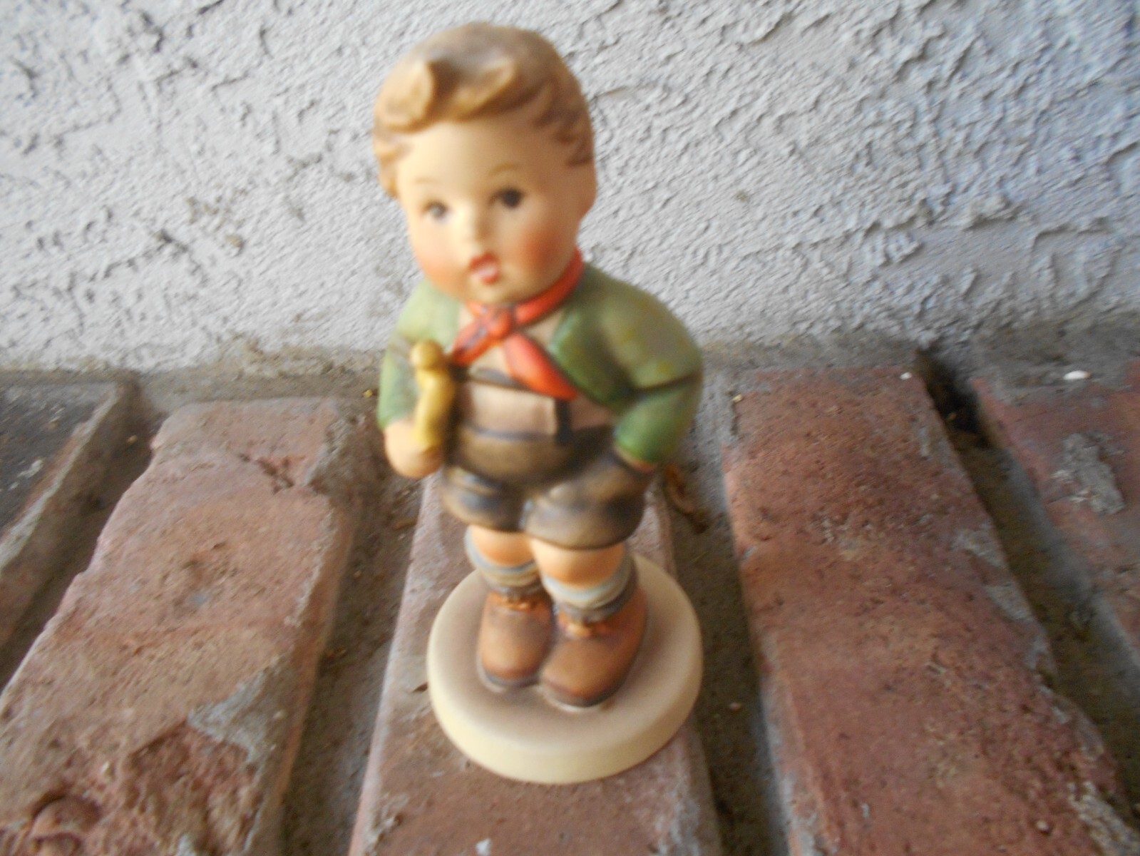 M.J. Hummel Goebel Figurine #97 TRUMPET BOY 4.50″ Tall -TMK 3 1960-1972