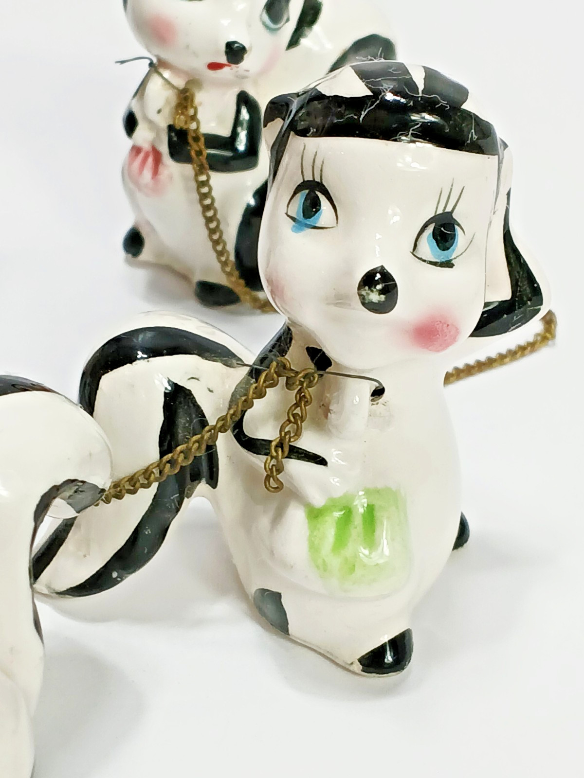Vtg 1950s Anthropomorphic Skunk Family Mom Babies Chain Ceramic Figurines Japan