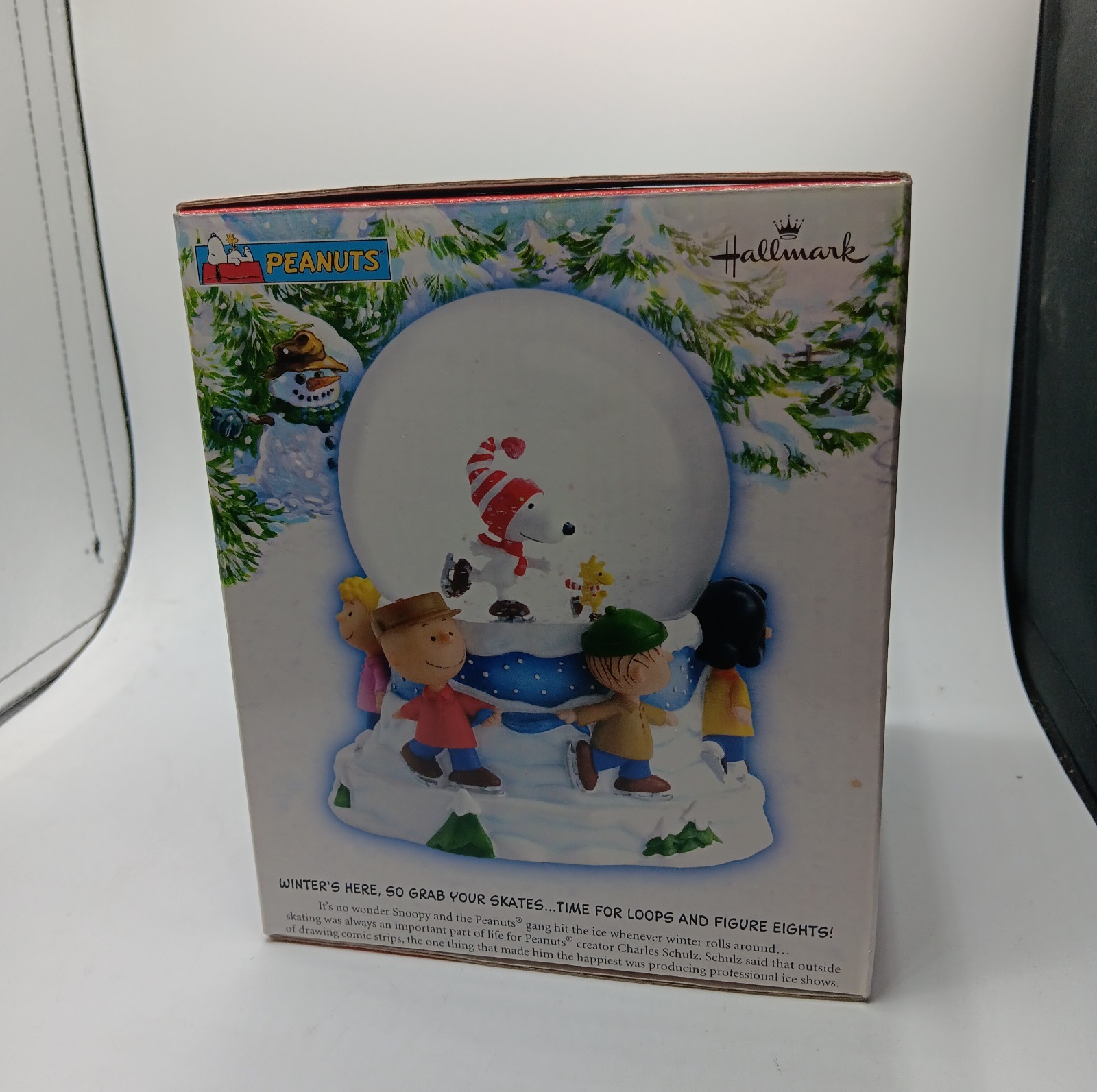 Hallmark Christmas Peanuts Musical Water Globe wind-up motion Snoopy