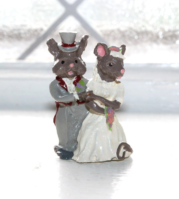 Vintage Miniature Hand Painted Pewter Bride and Groom Mice Figurine