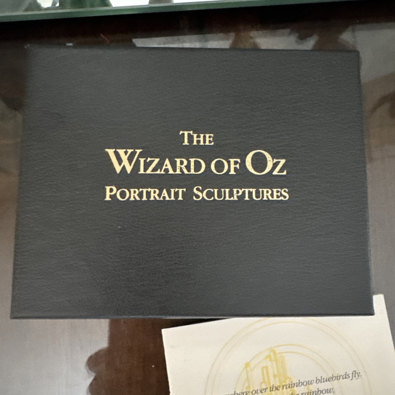 Franklin Mint Wizard of OZ Set of 20 Figurines Handmade glass case, 20 Booklets