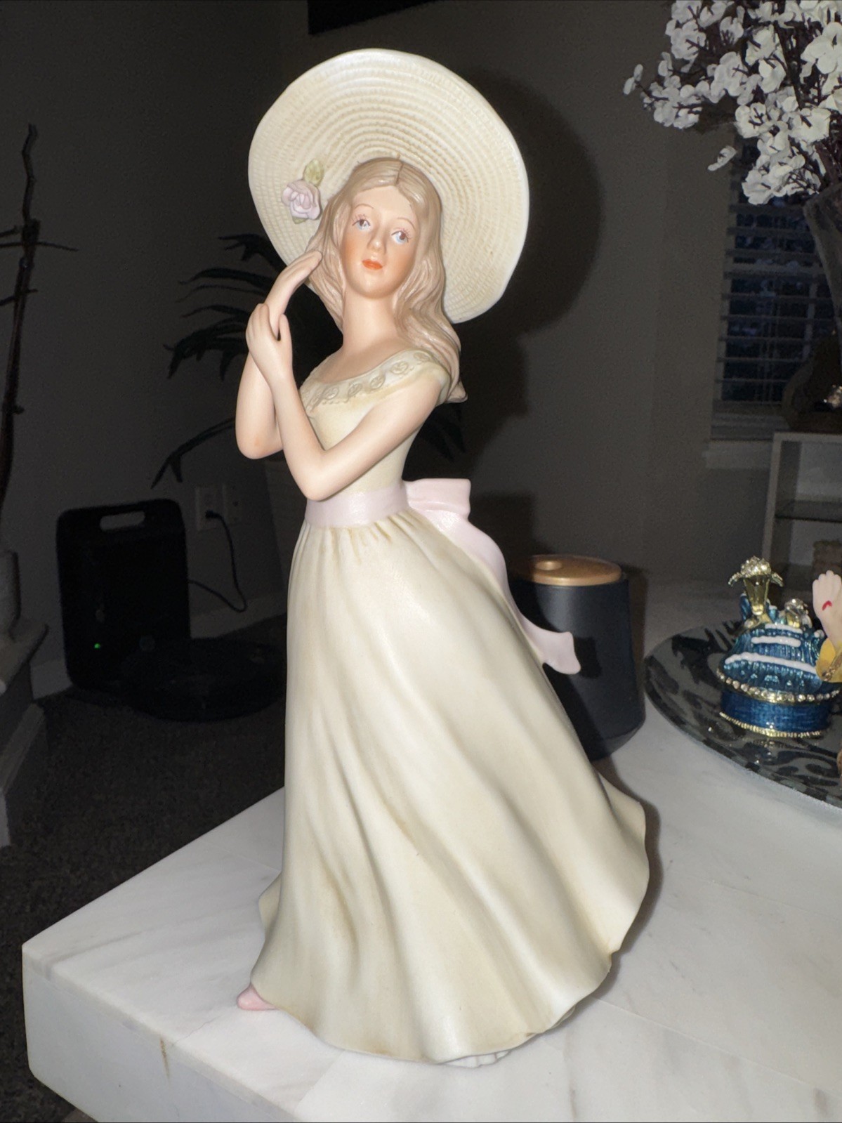 Vintage 1996 Home Interiors Masterpiece Porcelain “Melanie” Figurine