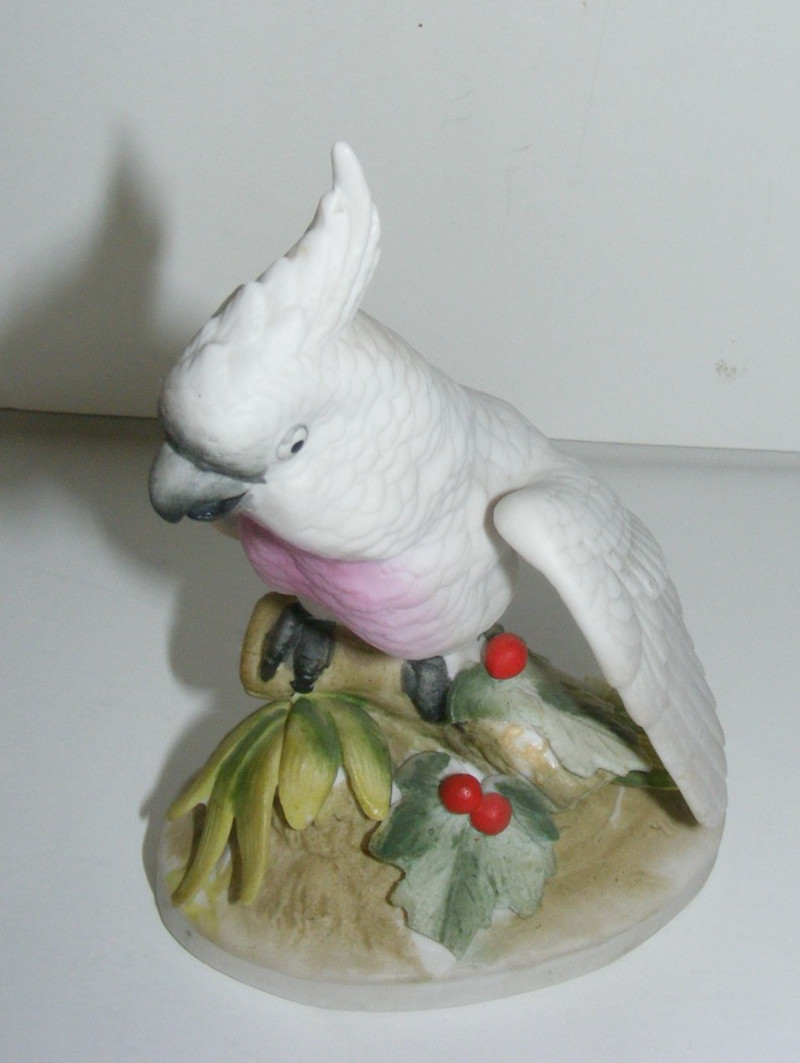 Lefton Porcelain Japan Figurine Kw 141B White Parrot Perched on a Stump