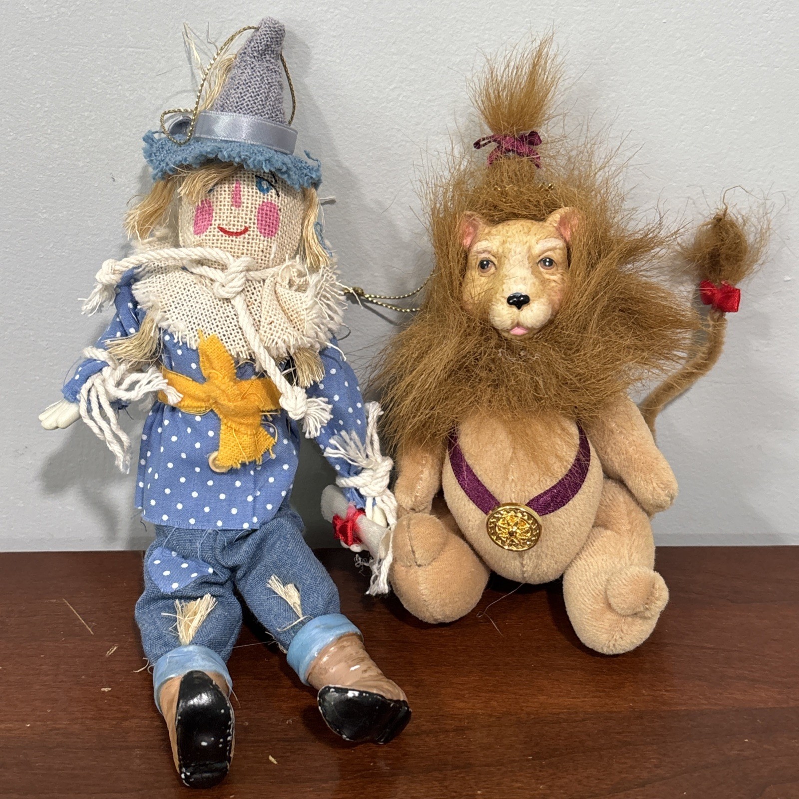 WIZARD OF OZ Smithsonian Institution Lot of 2 Figurines or Ornaments 6″