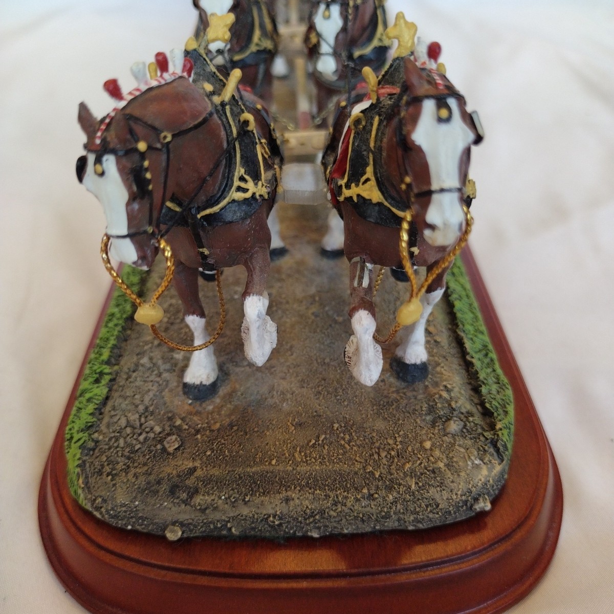 Vintage 2001 Danbury Mint Budweiser Clydesdales 21″ Statue w/Wooden Base