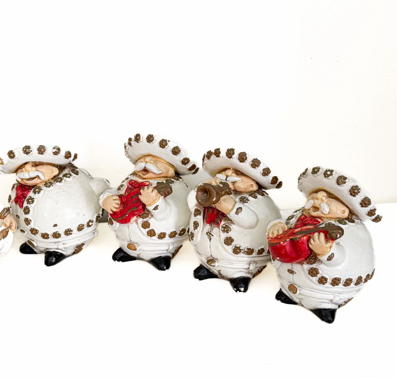 Vintage Mexican Folk Art Chalkware White Gold Mariachi Gorditos Band 7 Pieces