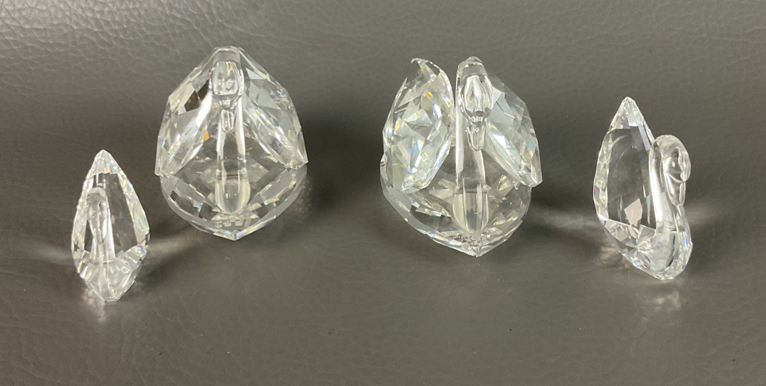 Swarovski Crystal 2 Swan & 2 Babies Set