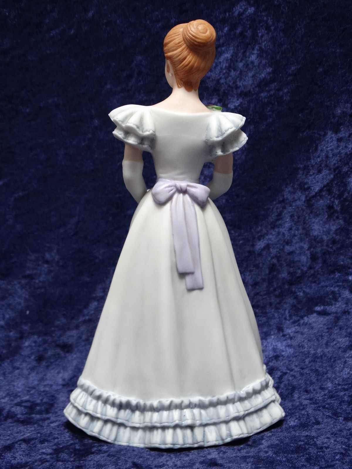 1990’s HOMCO Victorian Porcelain Figurine Elizabeth #14061-99 8″ h