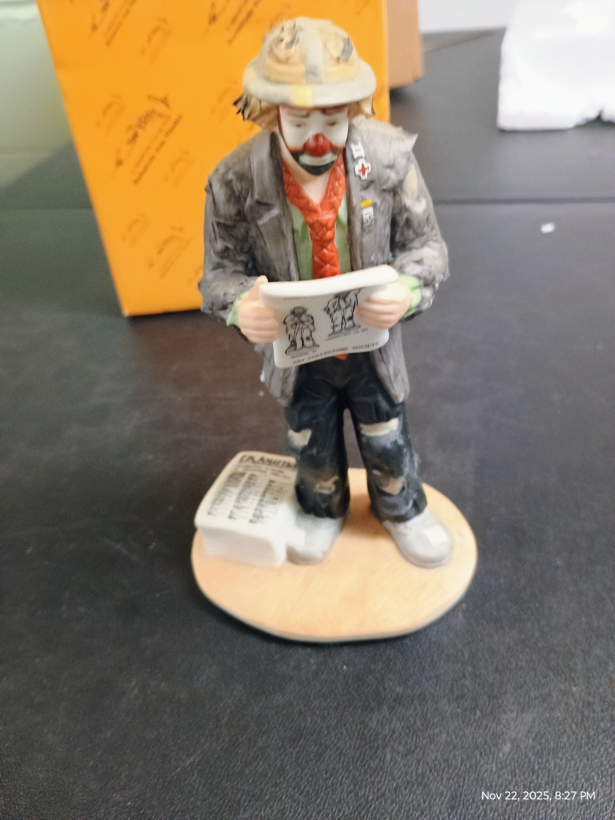 Emmett Kelly Jr Figurine Ten Years of Collecting #9991 with Box