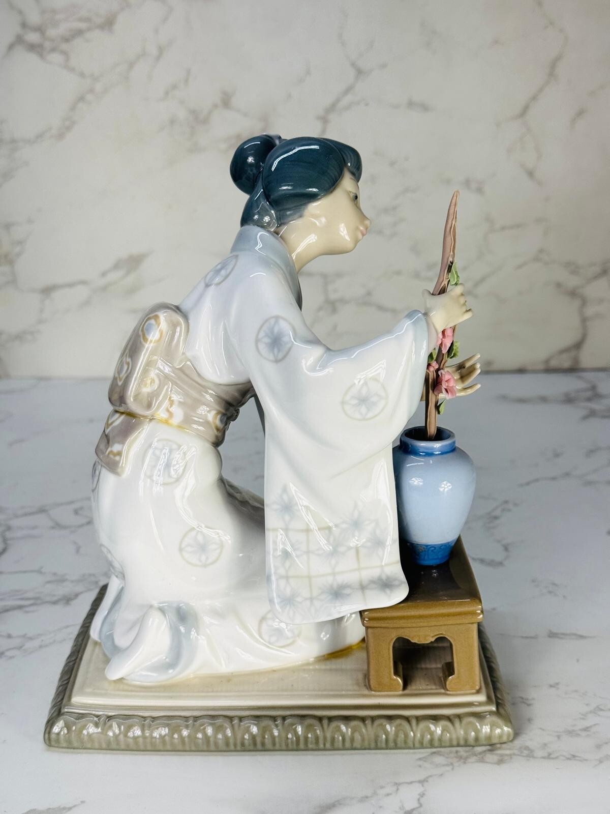 Lladro Japanese Geisha Flower Arranger Porcelain Figurine 4840
