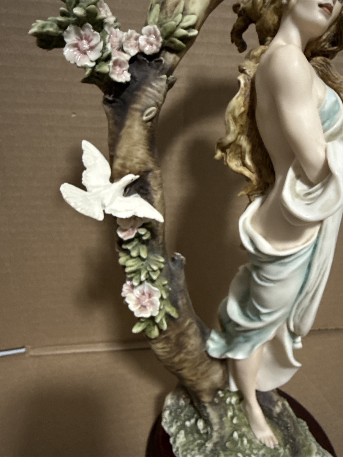 Giuseppe Armani Limited Edition 0499C Young Lady with Doves” 15 1/2 in high