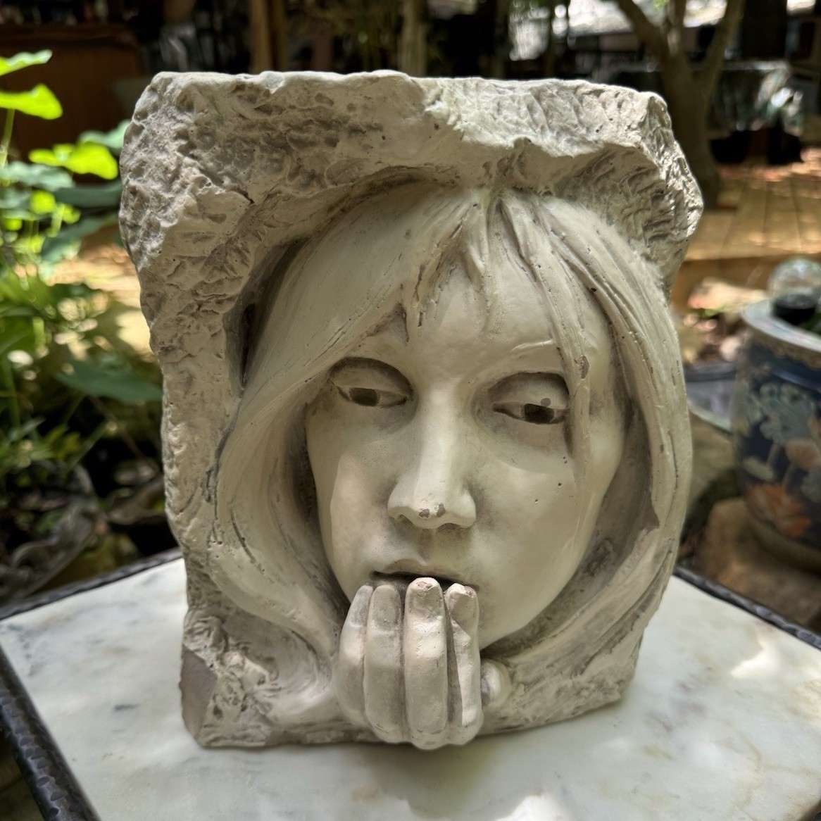 Austin Productions Signed T.J. Heger 1982 Resin Woman Sculpture Gray Matte
