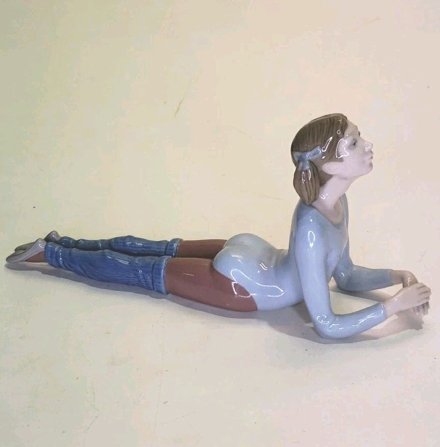Lladro 5335 “Floor Exercise” Young Girl Gymnast 1985