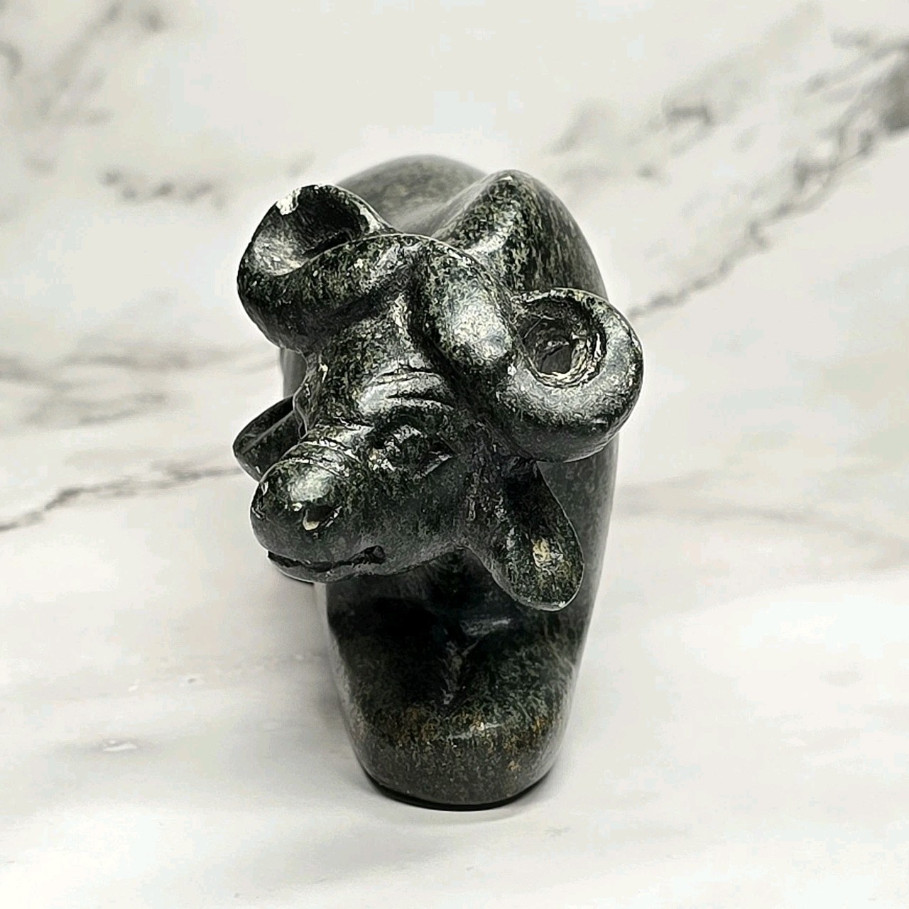 Vintage Inuit Style Hand Carved Dark Grey Soapstone Oxen Figurine 1 lb 5.5″ Long