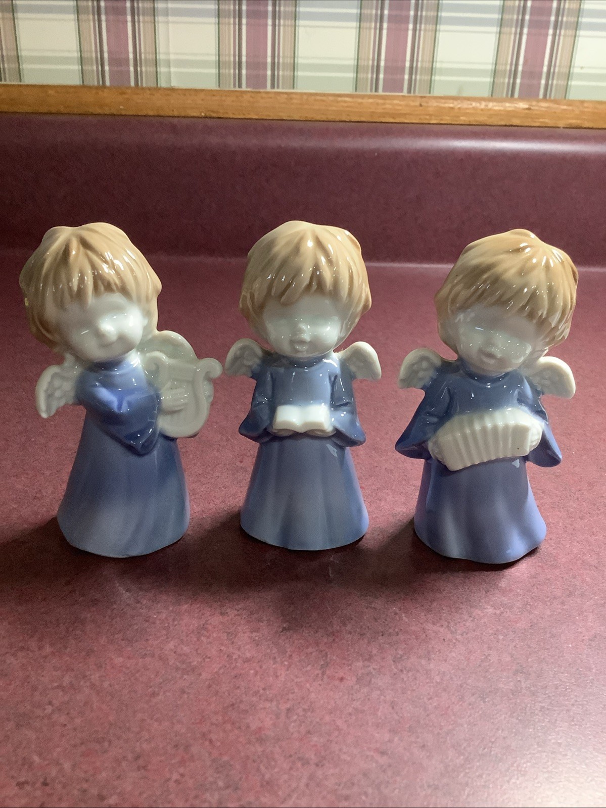 3 Sanmyro Japan singing Playing Instruments Angels figurines