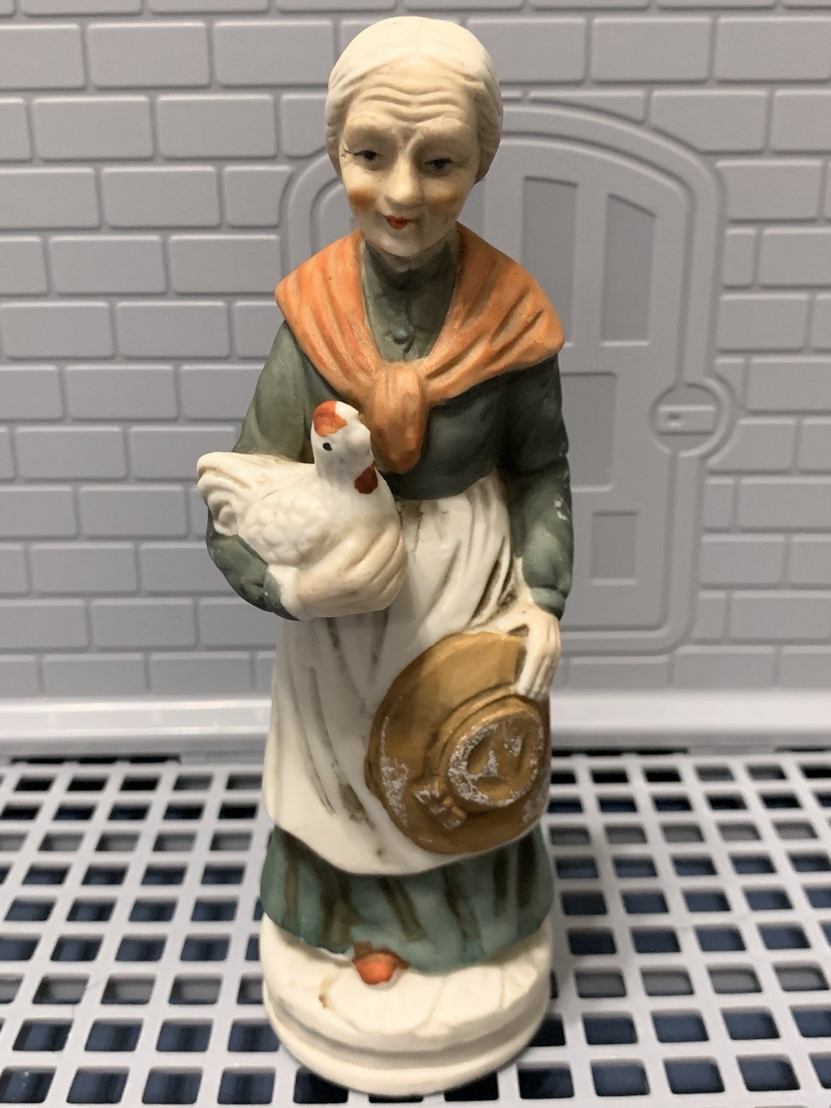 Home Interior Decorative Old Woman With Chicken Ceramic