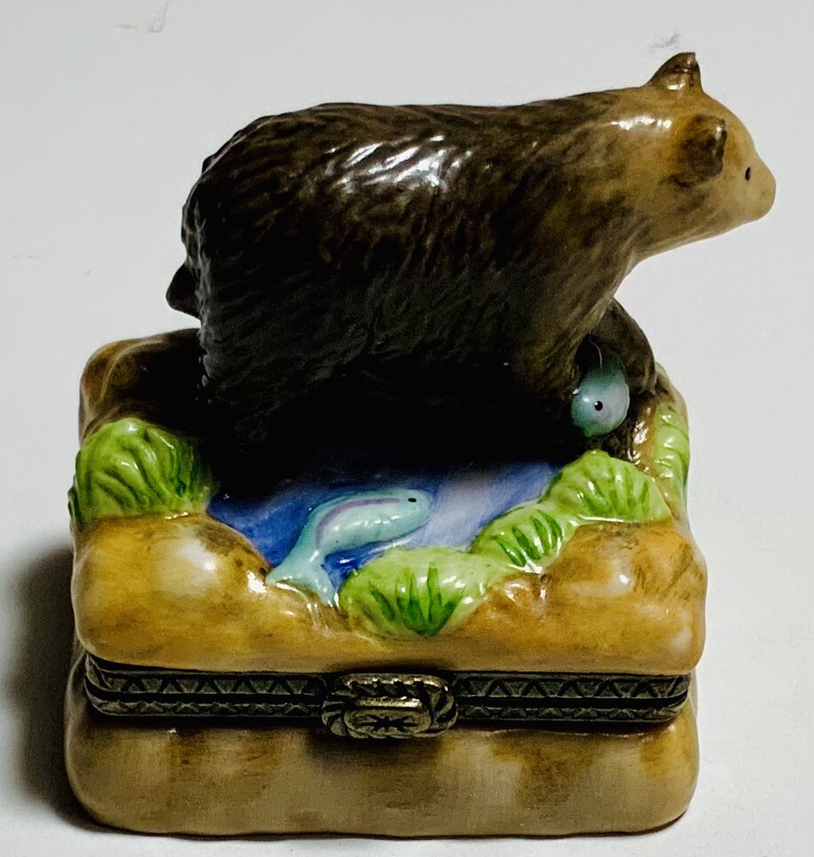 Hinged Trinket Box Foreside Porcelain Brown Bear Fishing In Stream Ex Condition