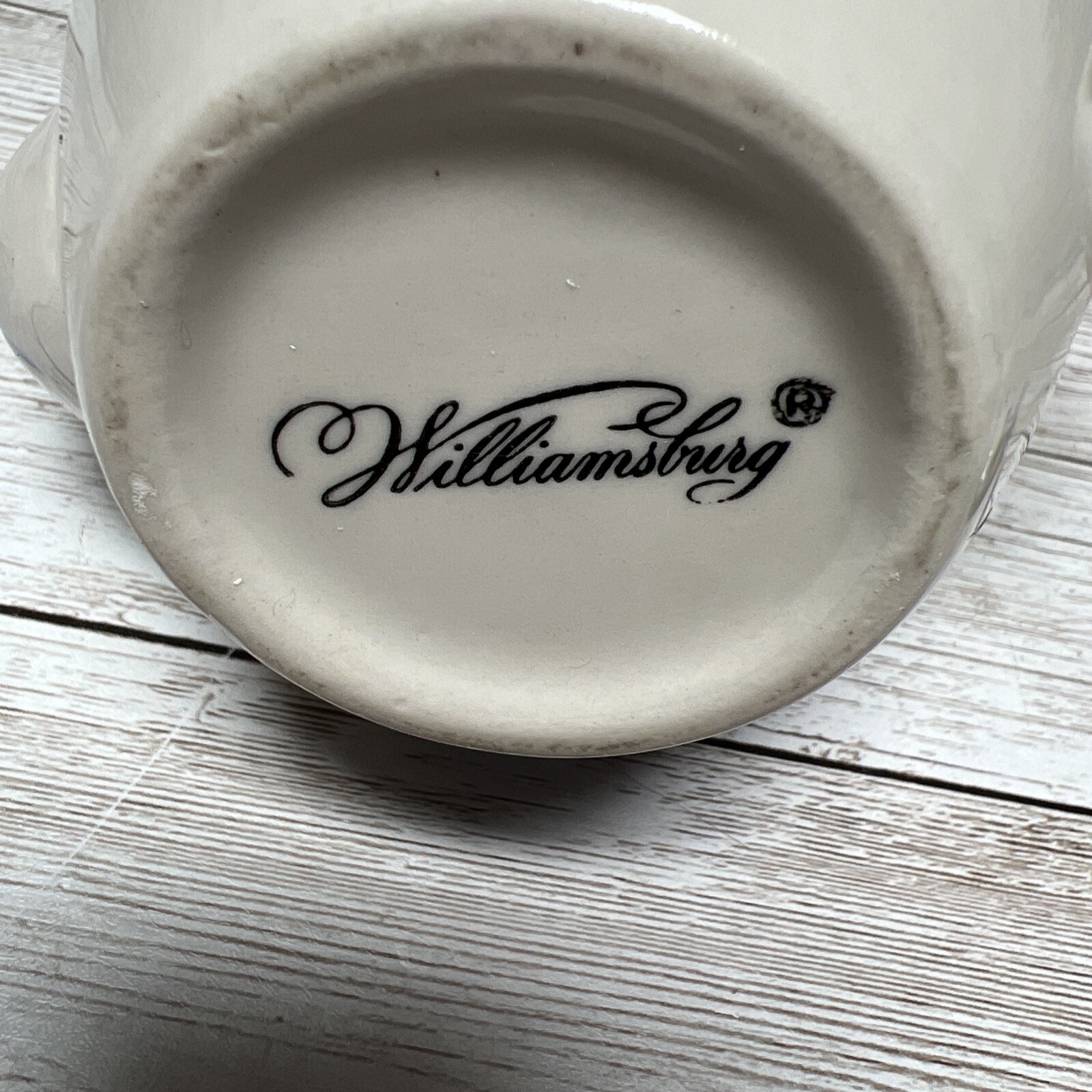 Williamsburg by Andrea Sadek -Vtg Mini Teapot with Lid Blue And White Floral